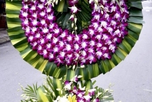 Kệ hoa chia buồn hoa viếng tang lễ 2 tầng 043