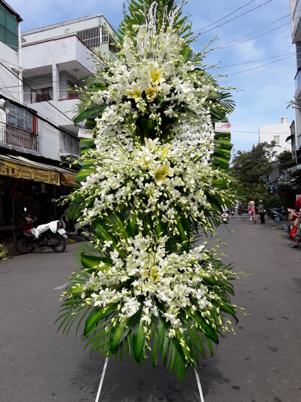 vòng kệ hoa chia buồn hoa viếng hoa tang lễ
